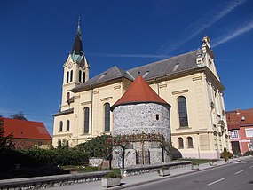 Црква и одбранбена кула од 16. век
