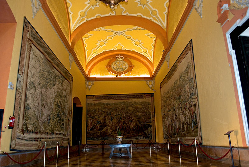 File:Sala de los tapices.jpg