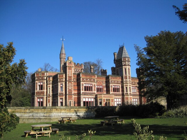 Image: Saltwell Towers, Saltwell Park, Gateshead (geograph 2319658)