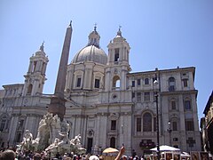 Iglesia de Sant'Agnese in Agone y el obelisco en la Plaza Navona (Roma)