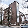 Deutsch: Schule Alter Teichweg in Hamburg-Dulsberg. This is a photograph of an architectural monument. It is on the list of cultural monuments of Hamburg, no. 22669.