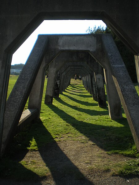 File:Seattle's Gas Works Park, 2011.jpg