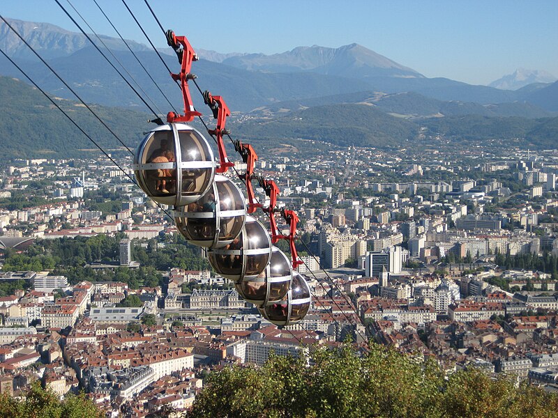 File:Seilbahn-Grenoble.JPG