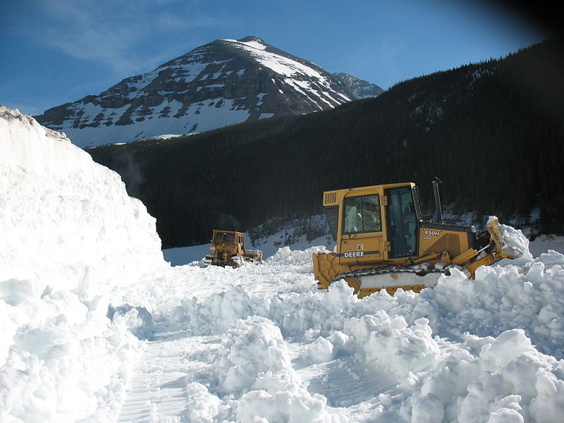 File:Siyeh Bend area, 5-23-2014 (14274218863).jpg