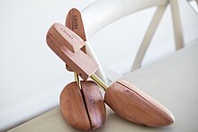 Popular in the U.S., the split-toe shoe tree SplitToeShoeTree.jpg