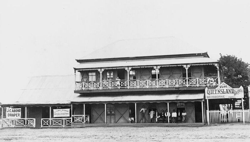 File:StateLibQld 1 178575 Queensland Hotel at Miles, ca. 1919.jpg