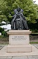 Statue of Queen Elizabeth II in Gravesend.jpg