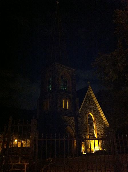 File:Steeple of St. John's Protestant Episcopal Church at night (Baltimore, Maryland) (Vertical).JPG