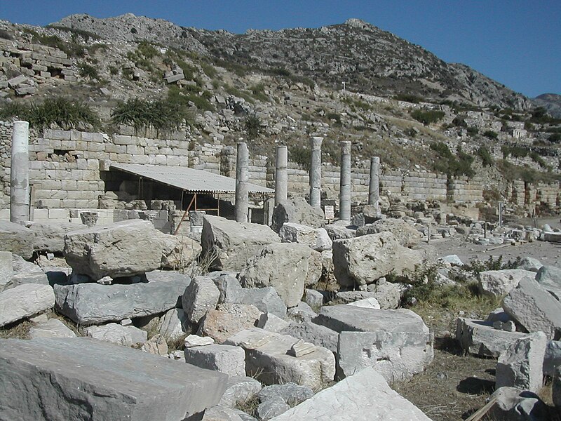 File:Stoa à Cnide.JPG