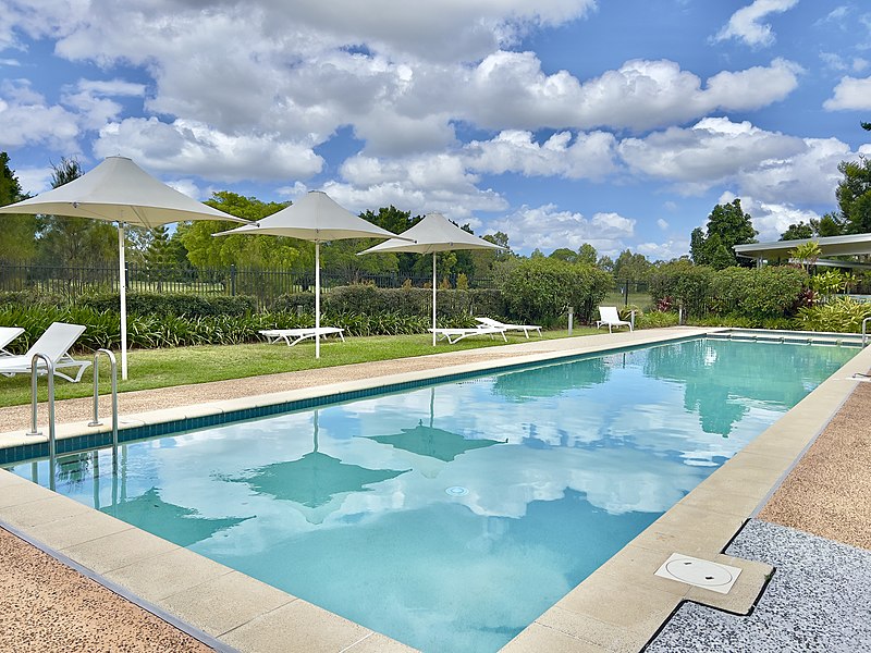 File:Swimming pool in Parklands residential estate in Sherwood, 2022.jpg