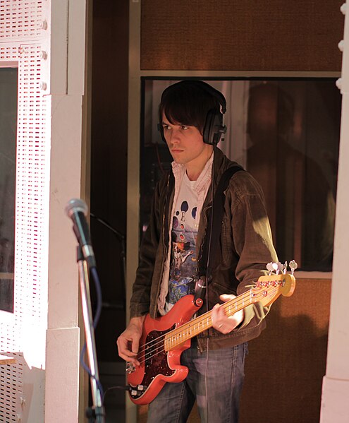 File:The Cribs - Gary Jarman - Abbey Road.jpg