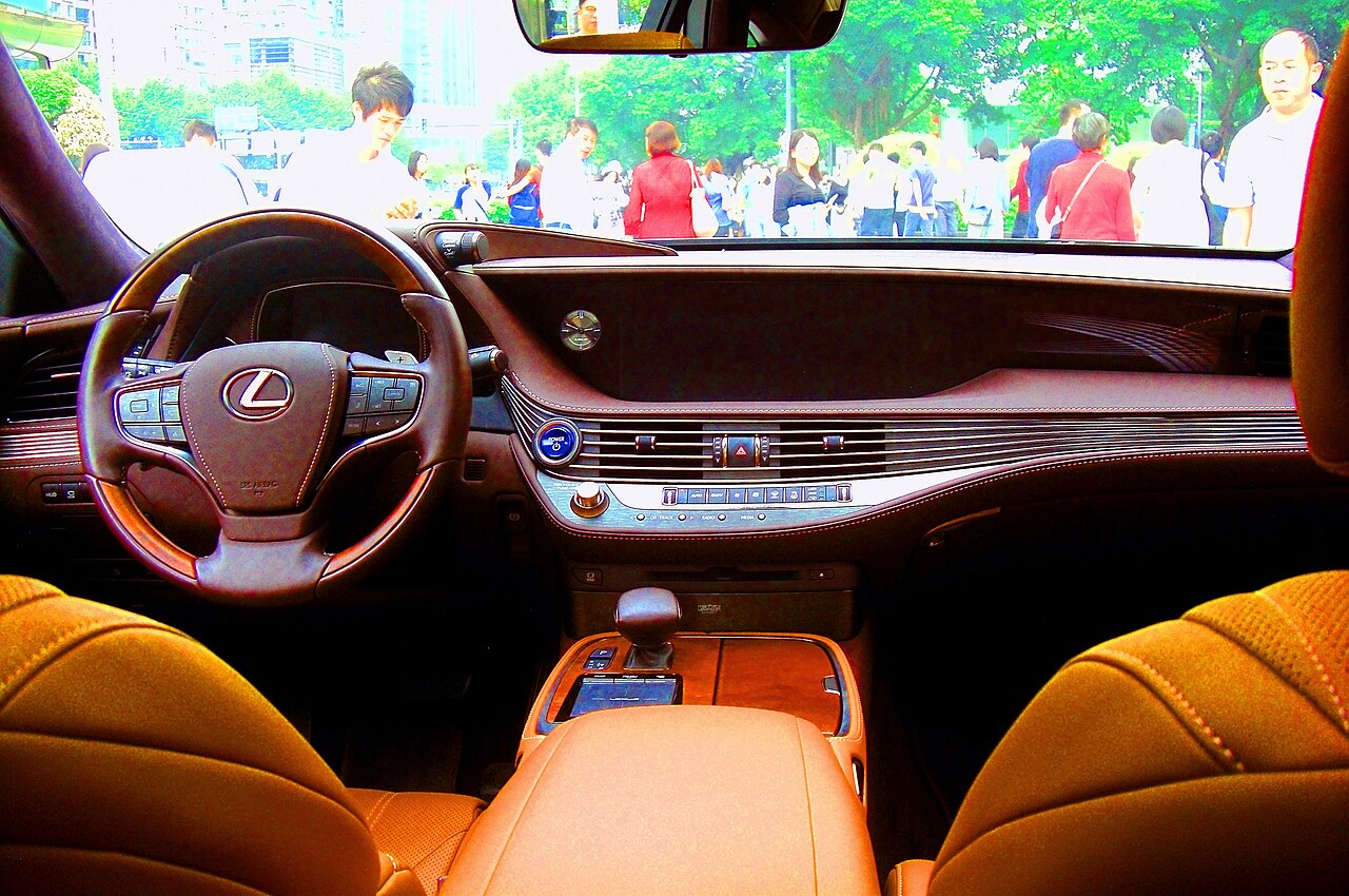 File:The Interior of Lexus LS500h EXECUTIVE CN-Spec in Tianhe 45