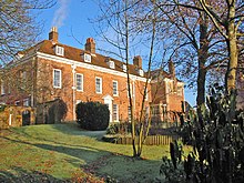 Fichier:The_Queens_House_Lyndhurst_New_Forest_Hampshire_-_geograph.org.uk_-_97392.jpg