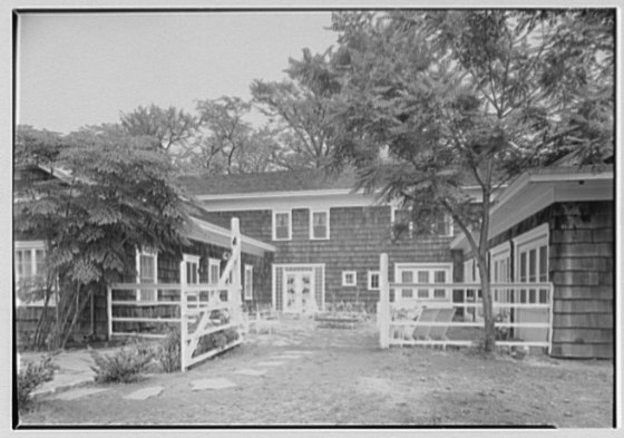 File:Tina Leser, residence at Sands Point, Port Washington, Long Island. LOC gsc.5a12138.tif