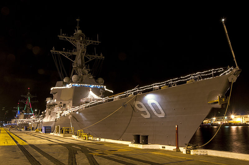 File:USS Chafee displays holiday lights 141223-N-IU636-005.jpg