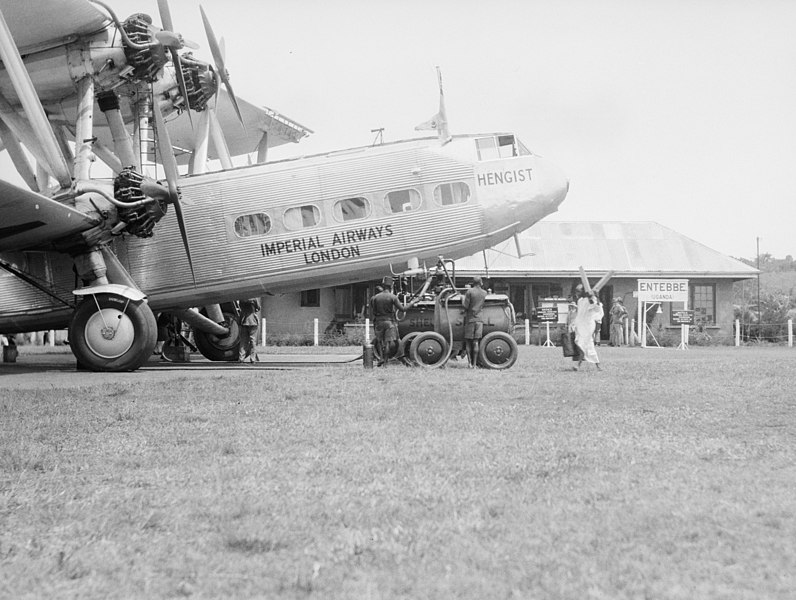 File:Uganda. Entebbe. Plane landed on aerodrome LOC matpc.17429 (cropped).jpg