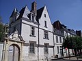 Oude torens, hotel Babou, 16e eeuw, 8 place foire le roi.jpg