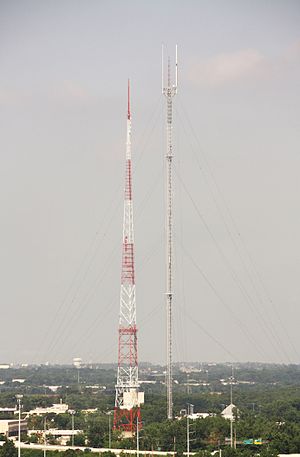 Башни передачи WBNS-TV и WBNS-FM-2011 07 12 IMG 0867.JPG