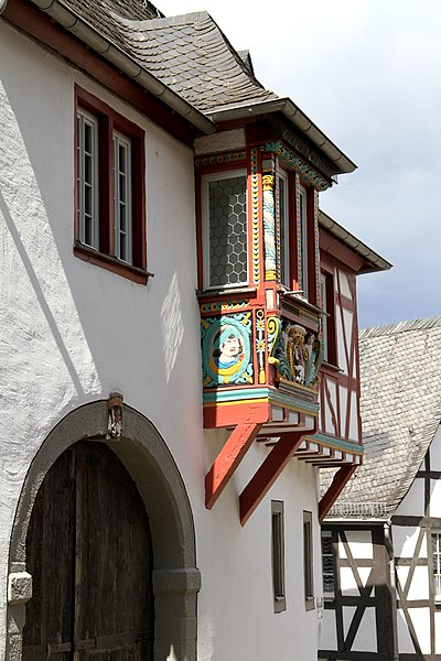 File:Walderdorffer Hof Limburg detail 06.jpg