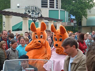 File:Walibi_en_Walibelle.jpg