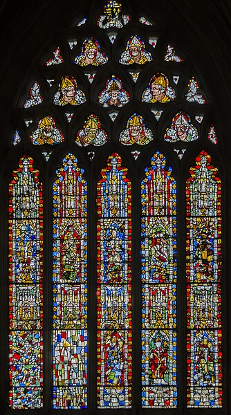 File:Wells Cathedral window s.II (25060990716).jpg