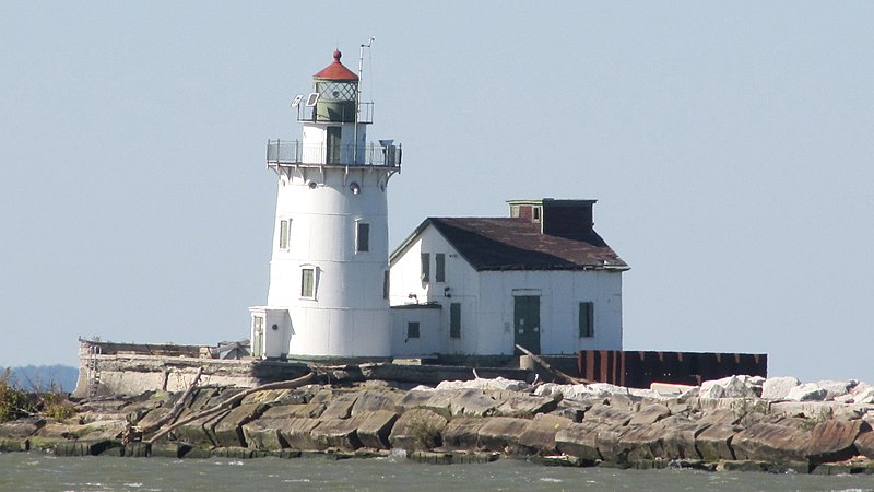 File:West Pierhead Light.jpg