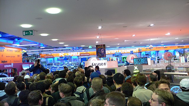 Busy inside of a shop during the Wii launch in Hamburg