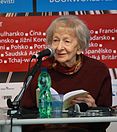 Wisława Szymborska bei einer Lesung in Prag, 2010