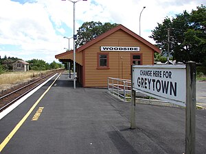 Woodside railway station 06.JPG