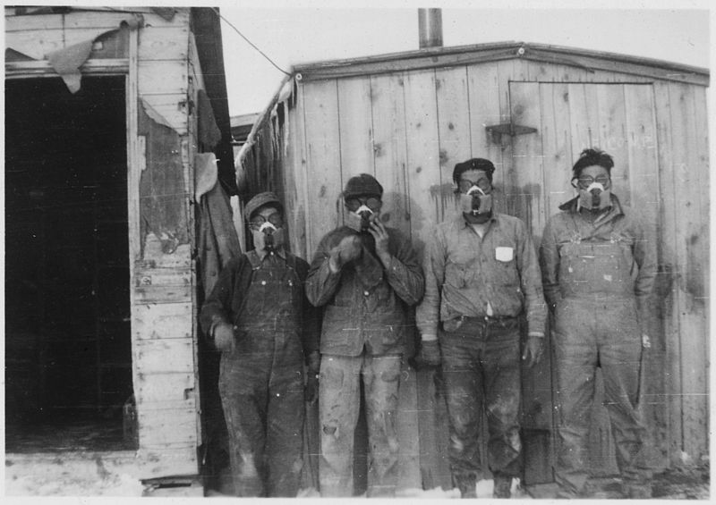 File:Workers from the Oglala Dam project wear face masks - NARA - 285605.jpg