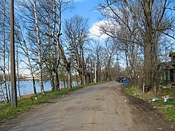 Autopista de la cápsula, la costa del derrame de Okhtinsky.jpg