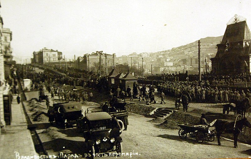 File:”Many, many soldiers -- everywhere,” Vladivostok, Russia, June 13, 1919 (34035275995).jpg