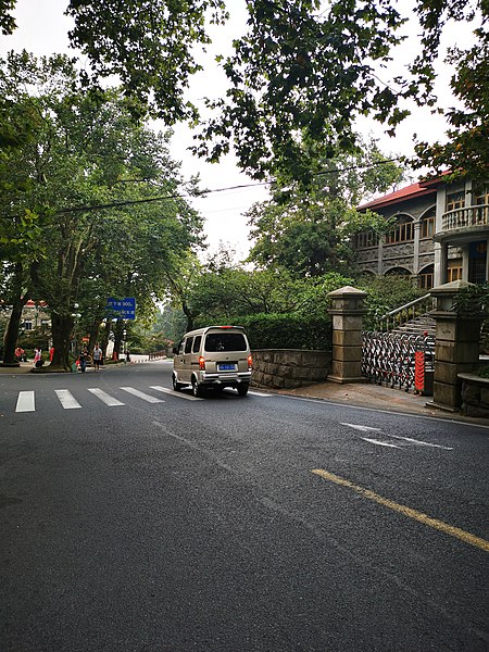 File:庐山景区 牯岭镇街景 03.jpg