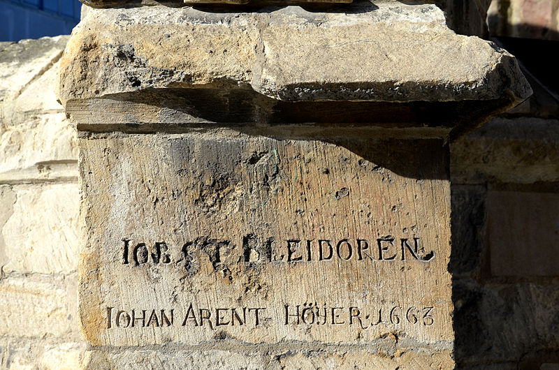 File:1663 Strebepfeiler Nikolaikapelle Hannover Inschrift Bildhauer Jobst Bleidoren Jost Bleidorn Johan Arent Höyer Johann Arend Hoyer, 04.jpg