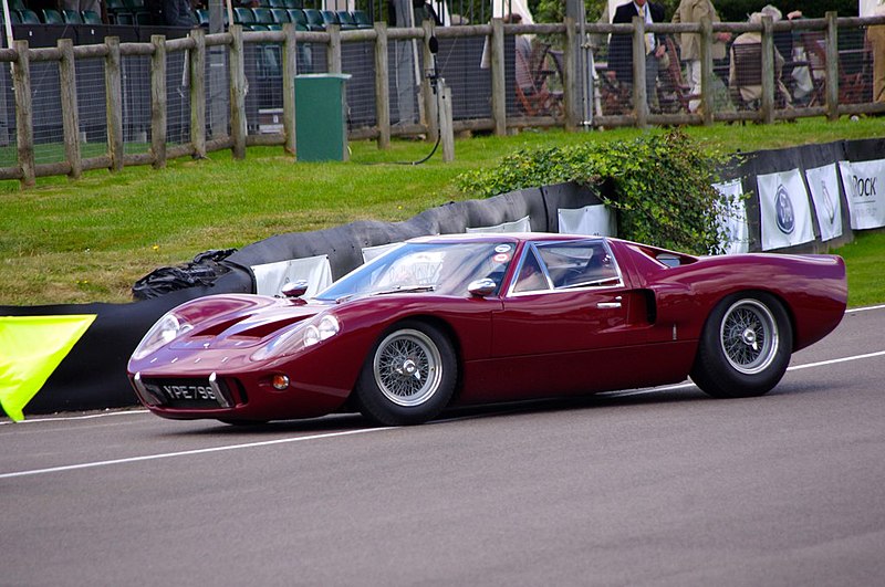 File:1968 Ford GT 40 Mk.III at Goodwood Revival 2012.jpg