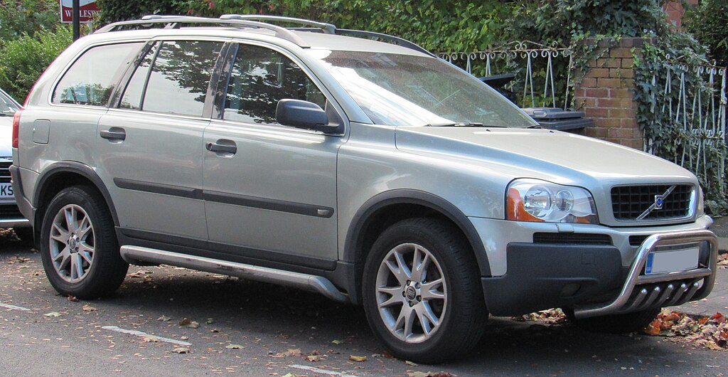 File2004 Volvo XC90 D5 SE AWD 2.4.jpg Wikimedia Commons