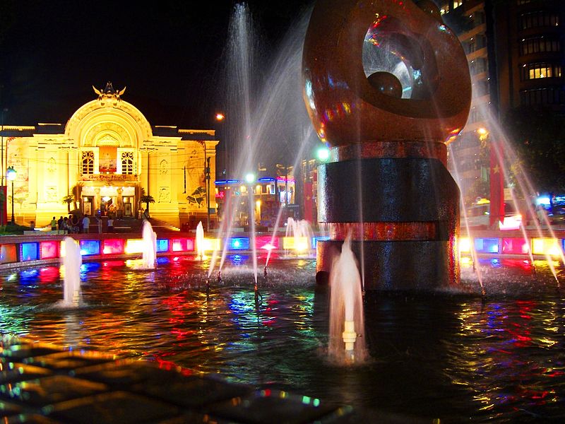 File:2005-08-18 Théâtre de Saigon.jpg