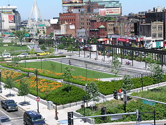 North End Park (2008) with Canal Fountain in background. 2008 Greenway Boston 2739303146.jpg