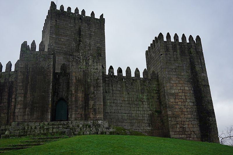 File:20200201 GuimarãesCastle 4409 (49654328262).jpg