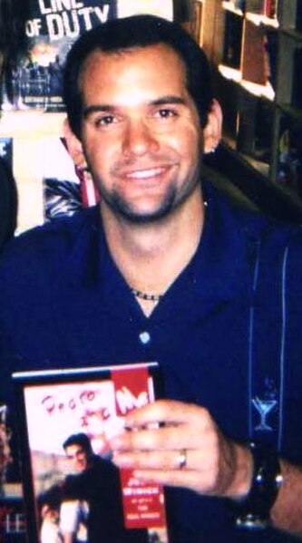 Winick at Midtown Comics Grand Central in New York City, June 24, 2004