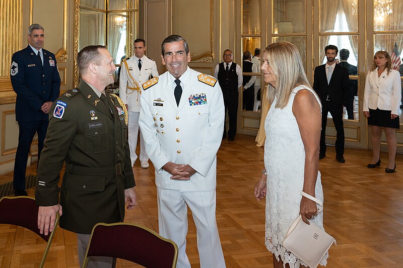 File:AMB at award ceremony for Adm Allievi--6 (53529649009).jpg