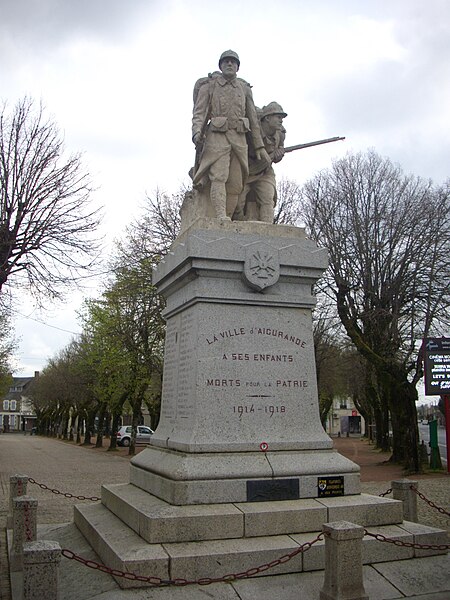 File:Aigurande - monument aux morts.jpg