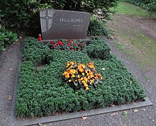 Андреас Хиллгрубер -grave.jpg
