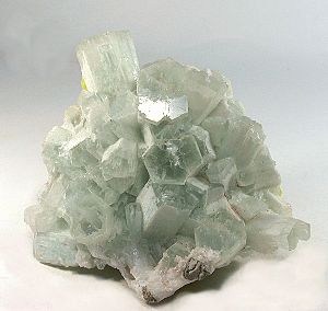 Aragonite-Sulphur-35879.jpg
