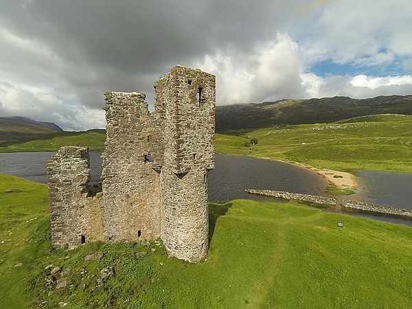 Ardvreck Castle where Montrose surrendered to Neil Macleod of Assynt after the Battle of Carbisdale