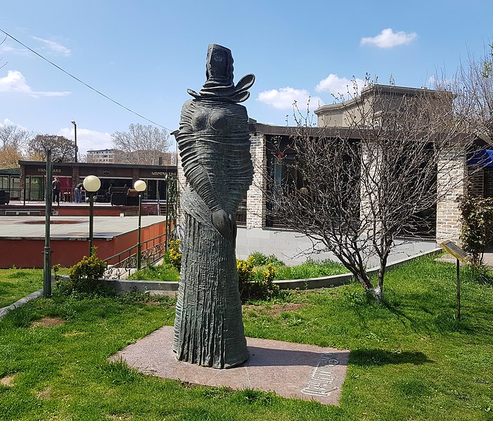 File:Arev Baghdasaryan's monument in Yerevan (4).jpg