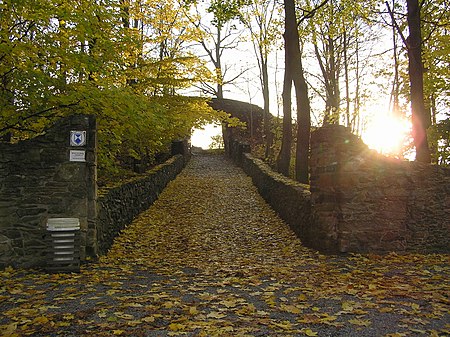 Aufgang zur Burgruine Reichenfels