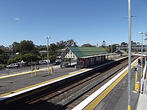 Železniční stanice Bald Hills, Queensland, srpen 2012.JPG