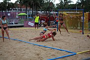 Deutsch: Beachhandball bei den Olympischen Jugendspielen 2018; Tag 5, 10. November 2018; Mädchen, Hauptrunde - Ungarn-Paraguay 2:0 English: Beach handball at the 2018 Summer Youth Olympics at 11 October 2018 – Girls Main Round – Hungary-Paraguay 2:0