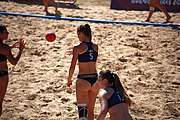 Deutsch: Beachhandball bei den Olympischen Jugendspielen 2018; Tag 3, 10. Oktober 2018; Mädchen, Vorrunde, Gruppe B - Niederlande-Argentinien 2:0 English: Beach handball at the 2018 Summer Youth Olympics at 10 October 2018 – Girls Preliminary Round Group B‎ – Netherlands-Argentina 2:0